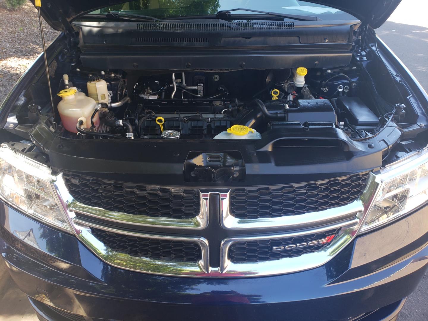 2018 /Tan and black Dodge Journey SE (3C4PDCAB1JT) with an 2.4L L4 DOHC 16V engine, 4-Speed Automatic transmission, located at 323 E Dunlap Ave., Phoenix, AZ, 85020, (602) 331-9000, 33.567677, -112.069000 - Photo#19